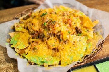 Plaka nachos tam bir close-up