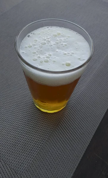 Szklanka Zimnego Piwa Stole — Zdjęcie stockowe