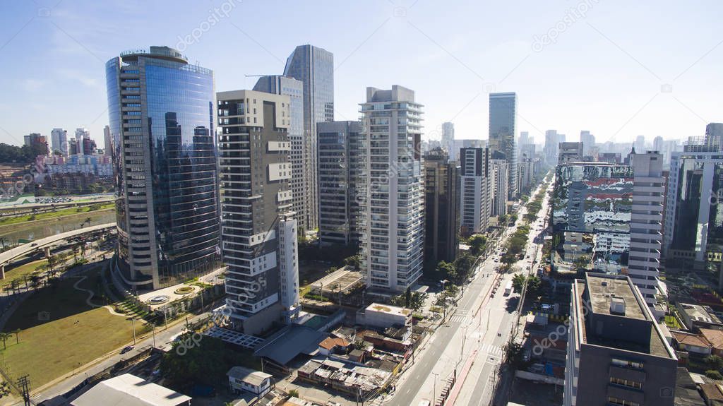 Large avenues, Avenues Dr. Chucri Zaidan, Sao Paulo Brazil, South America 