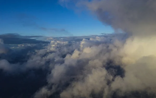 Schöne Wolken Über Dem Meer — Stockfoto