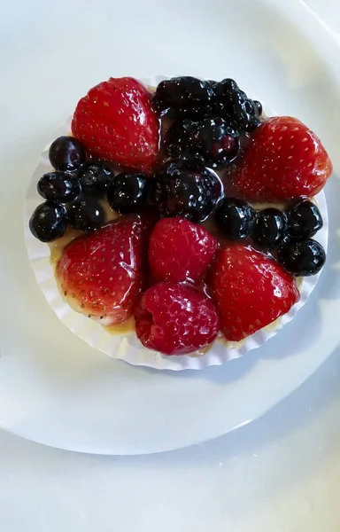 Dessert Strawberries Blackberries Raspberries — Stock Photo, Image