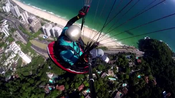 Paraglider Pilot Fysiskt Handikappade Flygande Sina Egna Skärmflygning — Stockvideo