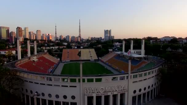 足球环游世界 Pacaembu 体育场巴西圣保罗视频制作日 2017 圣保罗马查多 Stadiumfilming 与无人机更多的选择在我的投资组合 — 图库视频影像