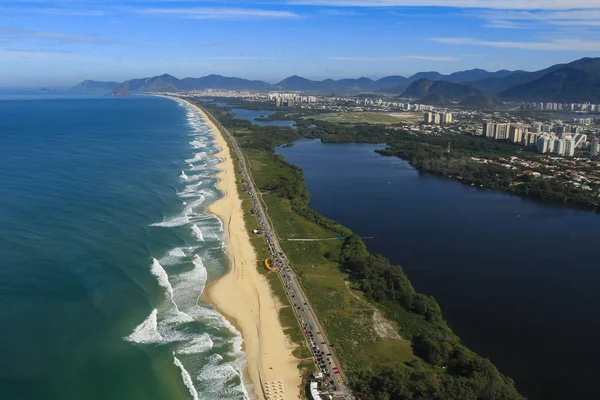 Güzel plaj Barra da Tijuca, Rio de Janeiro Brezilya, Güney Amerika 