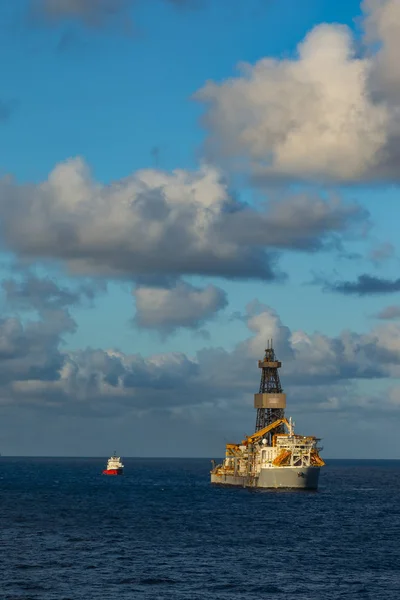 Amanecer Sobre Las Torres Petrolíferas Plataformas Petrolíferas Alta Mar Más — Foto de Stock