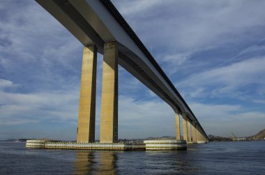 Deniz yüzeyinde köprü, köprü Niteroi Rio de Janeiro şehri, Brezilya Güney Amerika, daha seçenekleri içinde benim portföy 