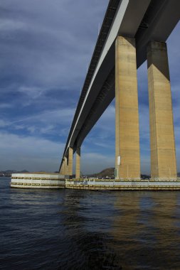 Deniz yüzeyinde köprü, köprü Niteroi Rio de Janeiro şehri, Brezilya Güney Amerika, daha seçenekleri içinde benim portföy 