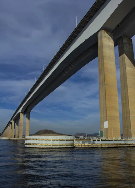 Deniz yüzeyinde köprü, köprü Niteroi Rio de Janeiro şehri, Brezilya Güney Amerika, daha seçenekleri içinde benim portföy 