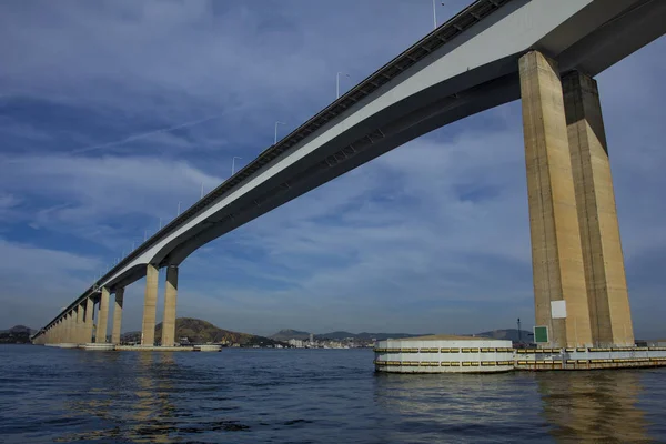 Deniz yüzeyinde köprü, köprü Niteroi Rio de Janeiro şehri, Brezilya Güney Amerika, daha seçenekleri içinde benim portföy 