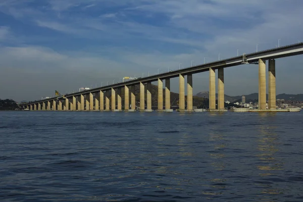 Deniz yüzeyinde köprü, köprü Niteroi Rio de Janeiro şehri, Brezilya Güney Amerika, daha seçenekleri içinde benim portföy 