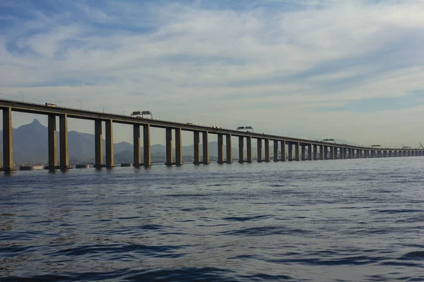 Deniz yüzeyinde köprü, köprü Niteroi Rio de Janeiro şehri, Brezilya Güney Amerika, daha seçenekleri içinde benim portföy 