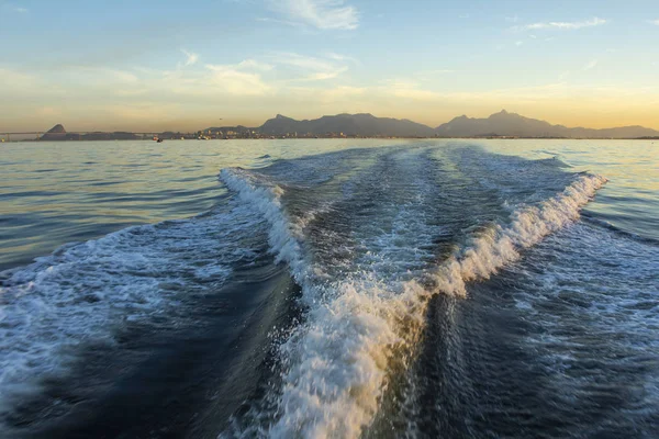 Rio de Rio de Janeiro Brezilya bir botun içinde görülen Janeiro şehrine, Brezilya, 