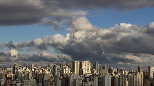 Grote Gebouwen Grote Stad Een Mooie Zonnige Hemel Brazil Zuidamerika — Stockfoto