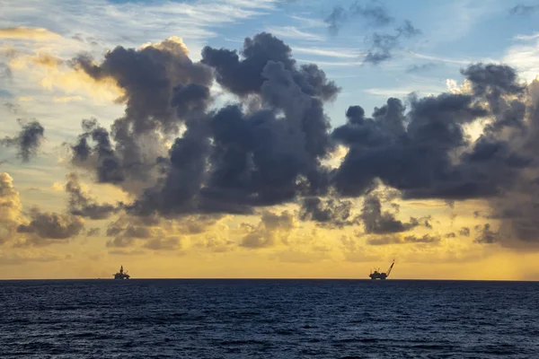 Área Trabalho Offshore Alto Mar Indústria Petróleo Belo Dia Pôr — Fotografia de Stock