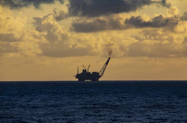 Área Trabajo Offshore Alta Mar Industria Petrolera Hermoso Día Atardecer — Foto de Stock