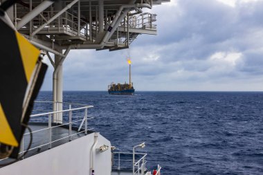 Petrol endüstrisi ve baca yangın ile bir Fpso gemi 