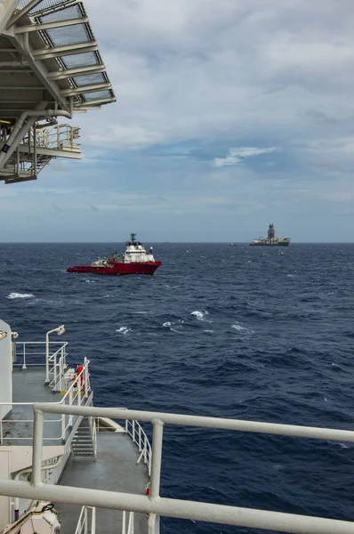 Açık denizde petrol endüstrisinin offshore çalışma alanı