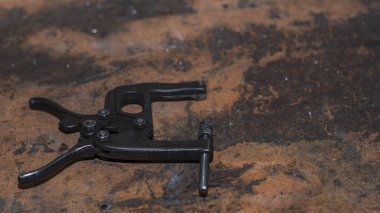 Kelepçe C tablo, çalışma alanı 