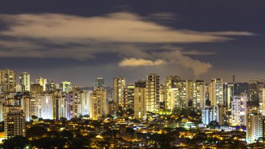 Gece, Vila Cordeiro mahalle Sao Paulo, Brezilya Güney Amerika'da büyük şehirler