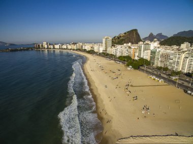 Copacabana Plajı bölgesinde Copacabana, Rio de Janeiro, Brezilya. Dünyanın en ünlü plaj. Güney Amerika. 