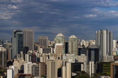  Modern courtyard adlı görüntüleyin. Modern bina cephe. Sao Paulo şehir, Brezilya. 