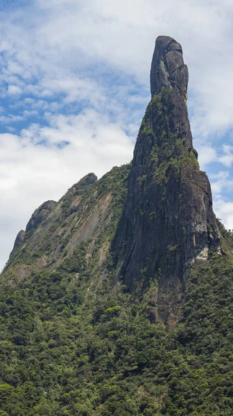 Tanrı'nın Dağları. Tanrı'nın adı ile Dağları. Dağ parmak Tanrı'nın, Teresopolis şehir, Rio de Janeiro devlet, Brezilya Güney Amerika. Metinler, yazma arka plan yazmak için alan 