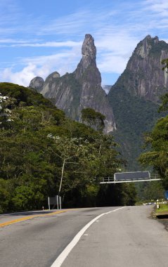 Tanrı'nın parmak manzara, Rio de Janeiro devlet dağlar. Teresopolis şehir, Brezilya, Güney Amerika yer alır. Metinler, yazma arka plan yazmak için alan.