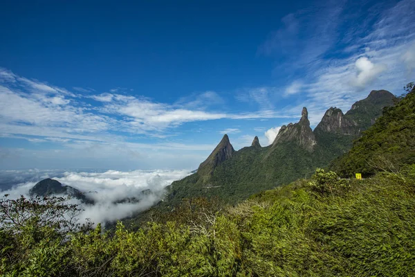 Impresionante Paisaje Atardecer Las Montañas Brasileñas Con Nubes Que Cubren — Foto de Stock