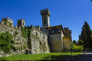 İtalya, Floransa, Badia bir Passignano. San Michele Arcangelo Passignano içinde on beşinci yüzyıl abbey ayrıntılarını, bir manastır Chianti tepelerde Badia içinde bir Passignano Toskana bulunan. 