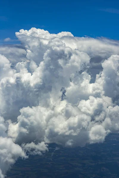 Fliegen Über Den Wolken Blick Aus Dem Flugzeug — Stockfoto