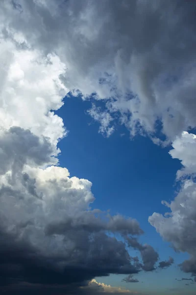 Gyönyörű Kilátás Drámai Sötét Viharos Eső Jön Hamarosan Minta Felhők — Stock Fotó