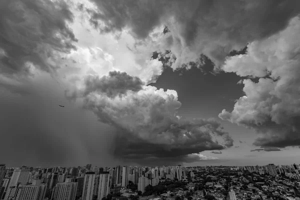 Beautiful View Dramatic Dark Stormy Sky Black White Rain Coming — Stock Photo, Image