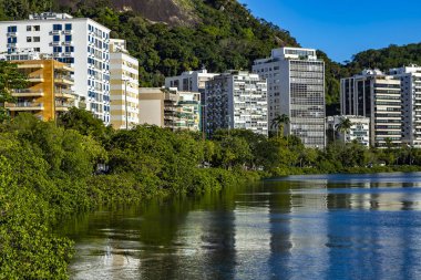 Lagün, lüks yer. Lagoa Rodrigo de Freitas Brezilya, Rio de Janeiro şehrine konumda. Arazi güzelliği keşfetmek. 