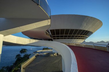 Niteroi şehir, Rio de Janeiro devlet, Brezilya Güney Amerika. 03/07/2019mac Niteroi. Niteroi Çağdaş Müzesi sanat. Mimar Oscar Niemeyer.