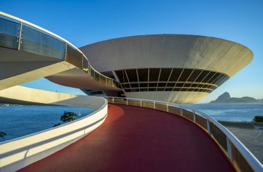 Niteroi şehir, Rio de Janeiro devlet, Brezilya Güney Amerika. 03/07/2019mac Niteroi. Niteroi Çağdaş Müzesi sanat. Mimar Oscar Niemeyer.