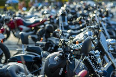 Güçlü ve güzel motosikletler. Modern bir motosiklet özel mağaza motosiklet ve aksesuarları. Biker şeyler. 