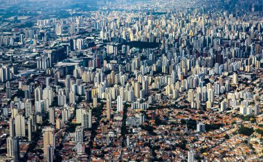 Büyük bir şehrin havadan görünümü. Sao Paulo Brezilya, Güney Amerika. 