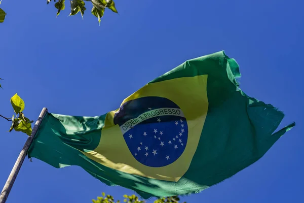 Bandiera Nel Vento Bandiera Verde Gialla Blu Bandiera Brasiliana — Foto Stock