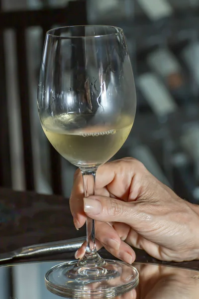 Hand Holding Glass White Wine — Stock Photo, Image