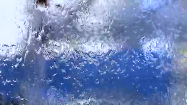 Acqua Gocciolante Vetro Auto Sfondo Sfocato — Video Stock