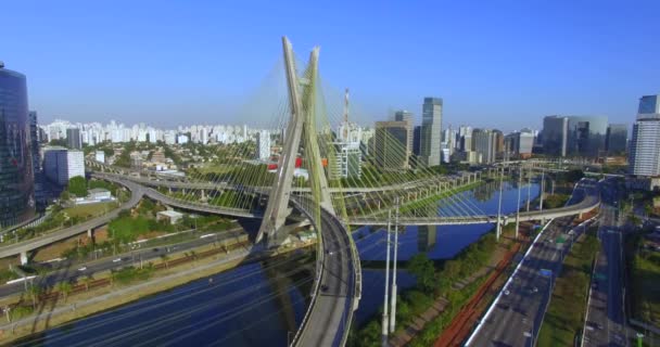 电缆在世界上架起了桥 圣保罗市 南美洲 — 图库视频影像