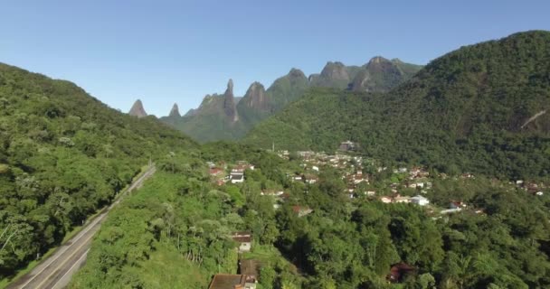 Gran Camino Recto Sólo Hay Una Manera Montañas Exóticas Montañas — Vídeo de stock