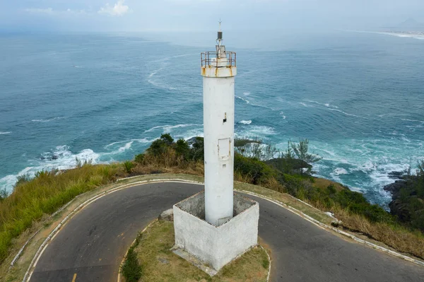 灯台と海の美しい景色 ポンタ ネグラ灯台 ブラジル リオデジャネイロ州ポンタ ネグラ市 — ストック写真