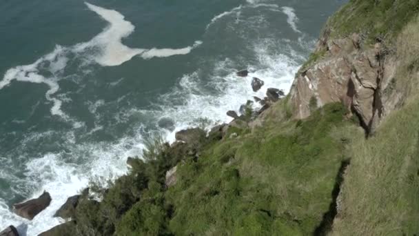 Aerial View Rocks Stormy Sea Birds Flying — Stock Video