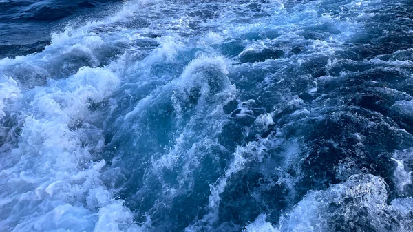 海の表面青い海の泡背景 — ストック写真