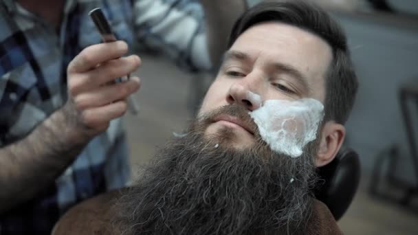 Barber Shaves Men With A Long Beard - Men S Razor Blade Haircuts Barber Shaves Men With A Long Beard - Men S Razor Blade Haircuts
