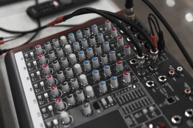 DJ uzaktan kumanda. Dj ses denetleyicisi. Elektronik pikap.