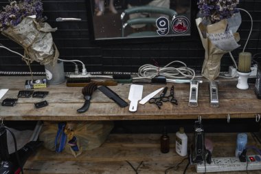 Bangkok, Thiland - 10 Mart 2019: Tayland 'da şık bir berber dükkanı.