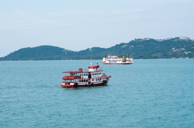 Koh Samui Adası, Tayland - 15 Aralık 2019: Seatran Feribotu Donsak Pier Surat Thani eyaletinden Tayland 'daki Koh Samui adasına yolcu taşıyor.