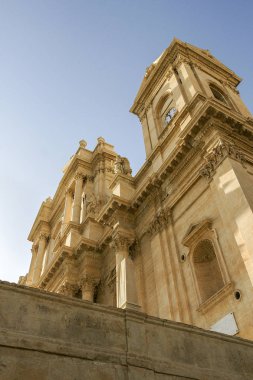 Düşük açılı görünümü, cephe, San Nicola di Mira Katedrali Noto - Sicilya - İtalya